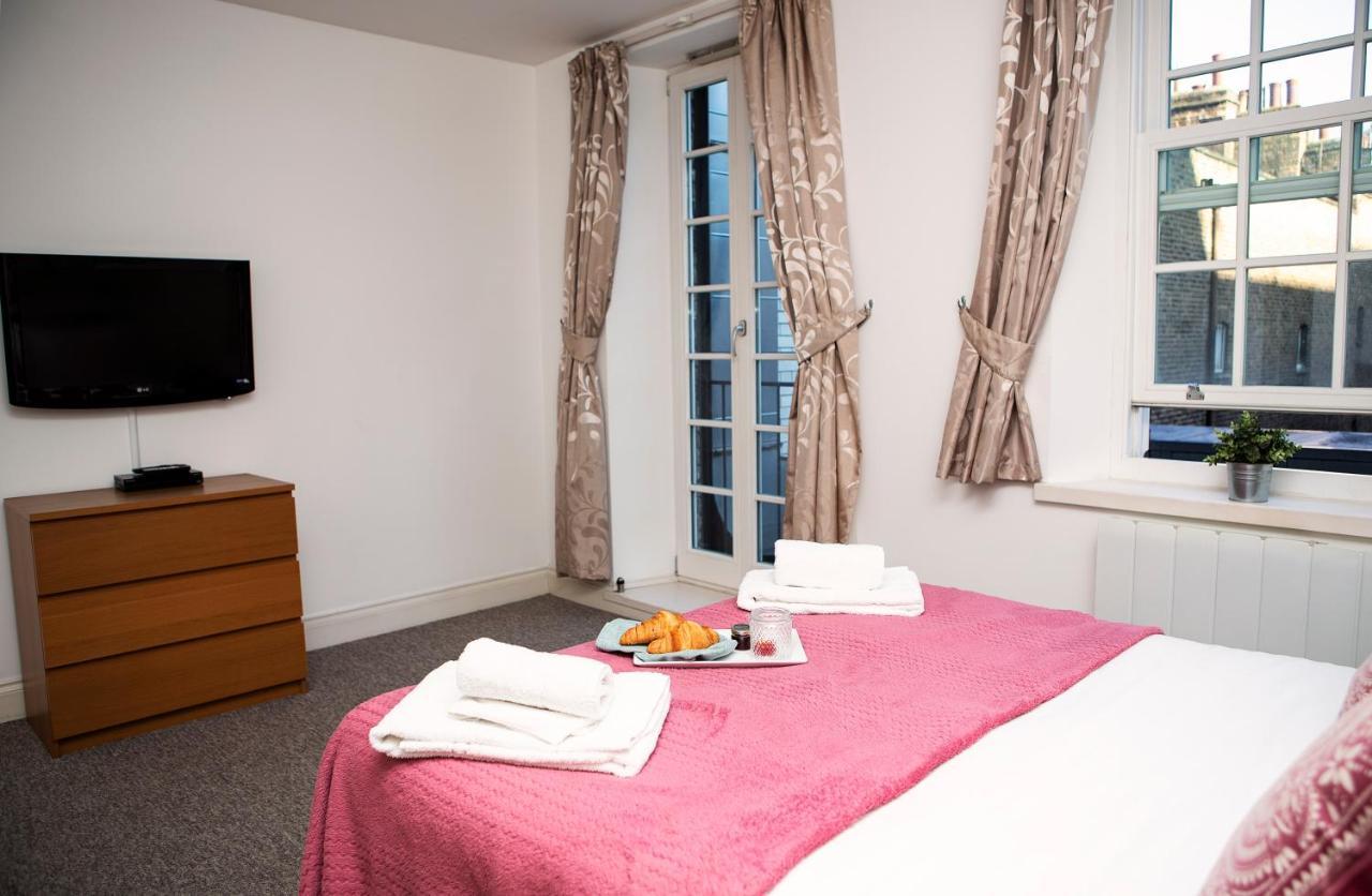 Appartement 2, Trafalgar Square 2nd Floor By Indigo Flats