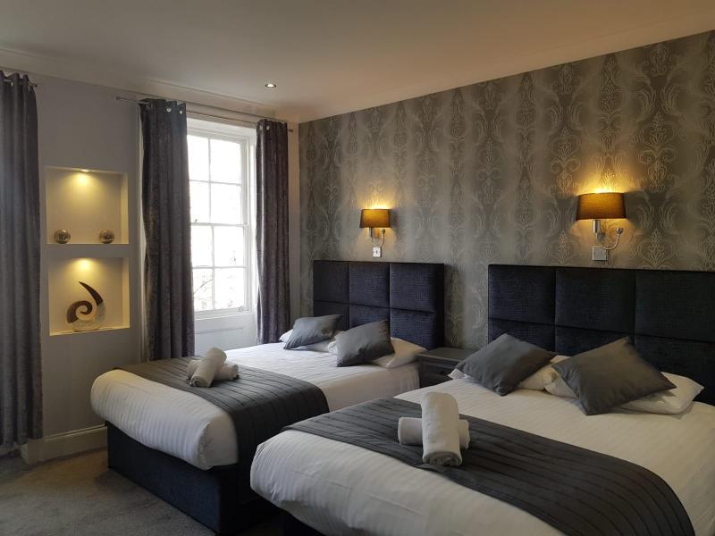 Mentone Hotel 3*