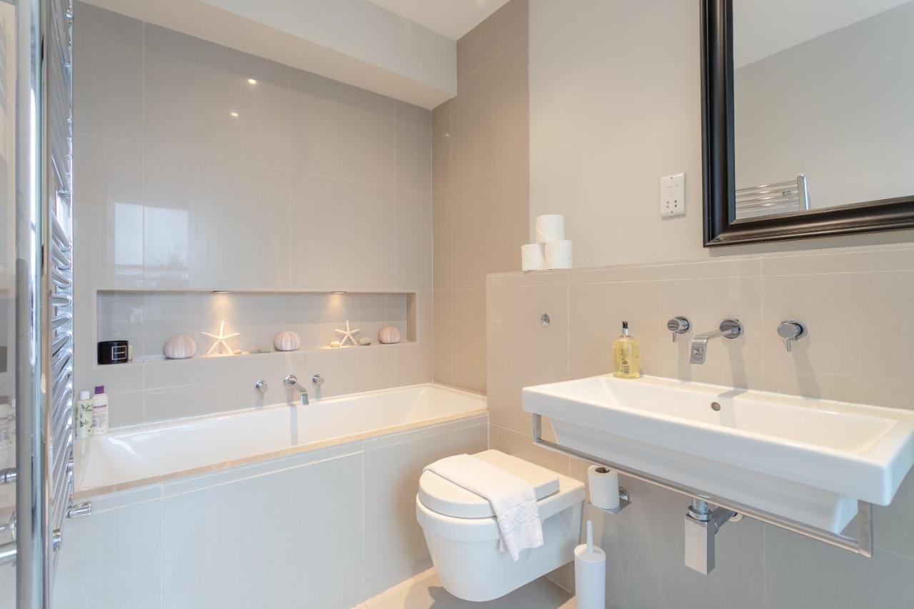 2 Bedroom Hammersmith Grove Sleeps 4 Appartement Londres