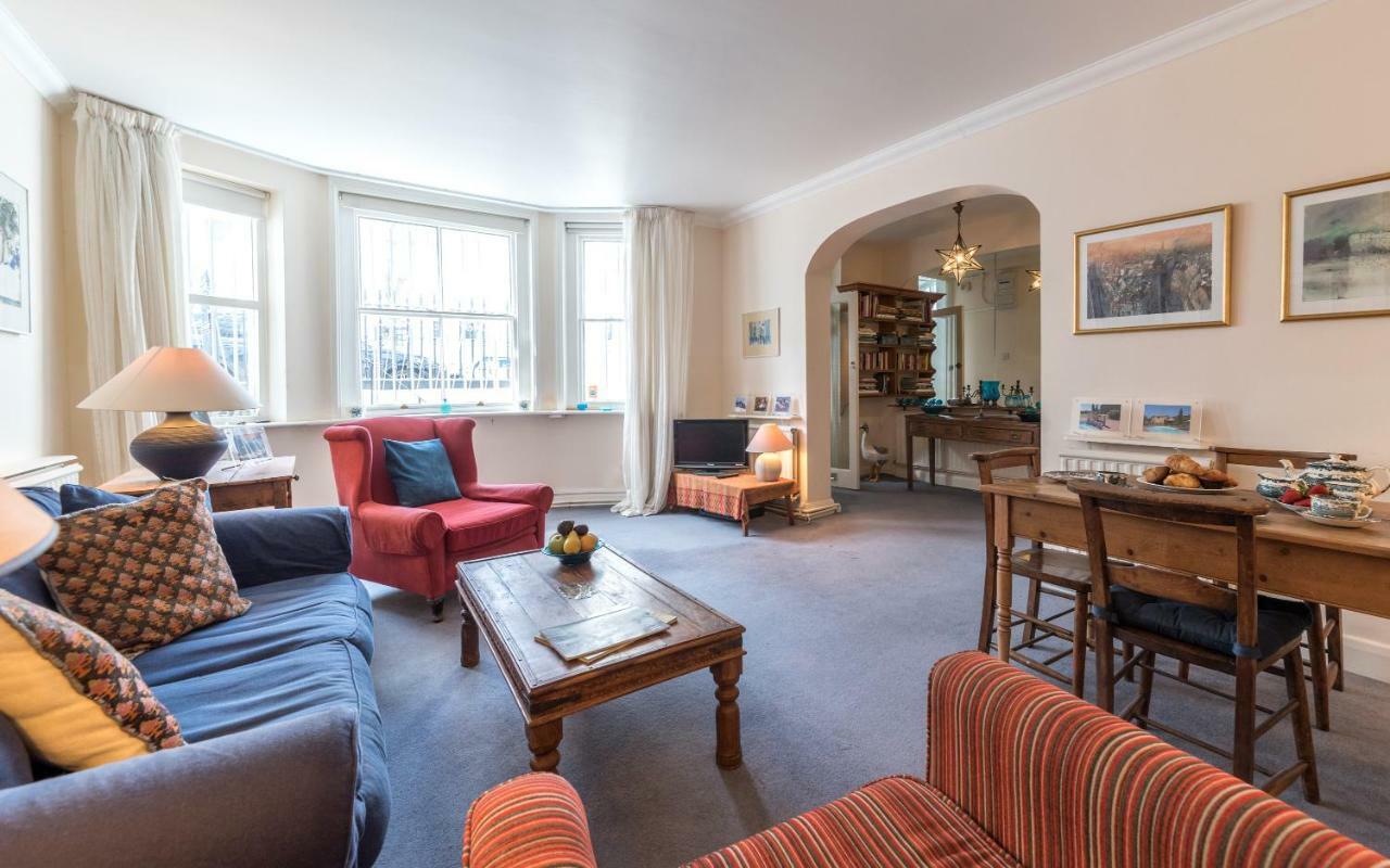 44a Palace Gardens Terrace Appartement *