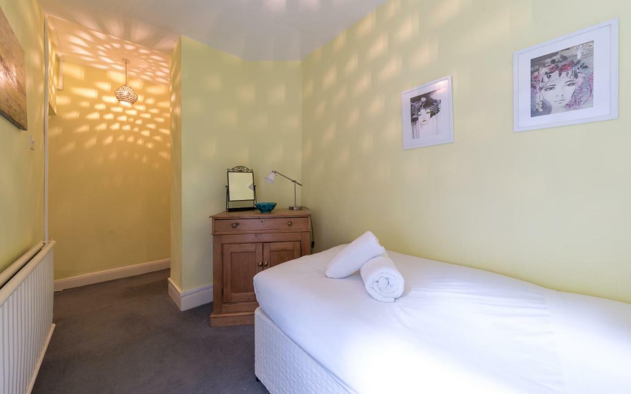 44a Palace Gardens Terrace Appartement *