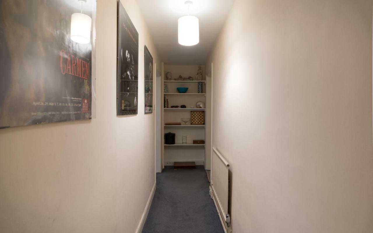 44a Palace Gardens Terrace * Londen