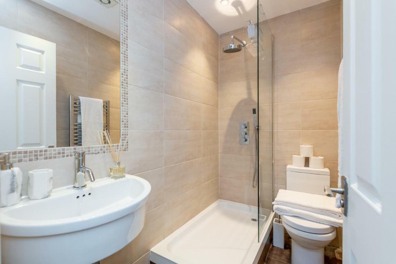 Apartment Elegant 3bed In Kensington Olympia London