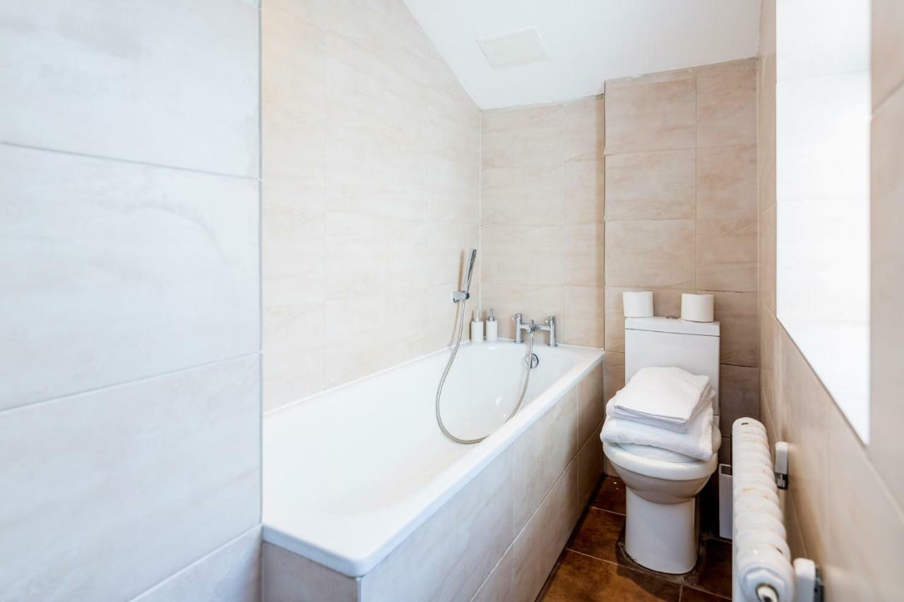 Elegant 3bed In Kensington Olympia * London