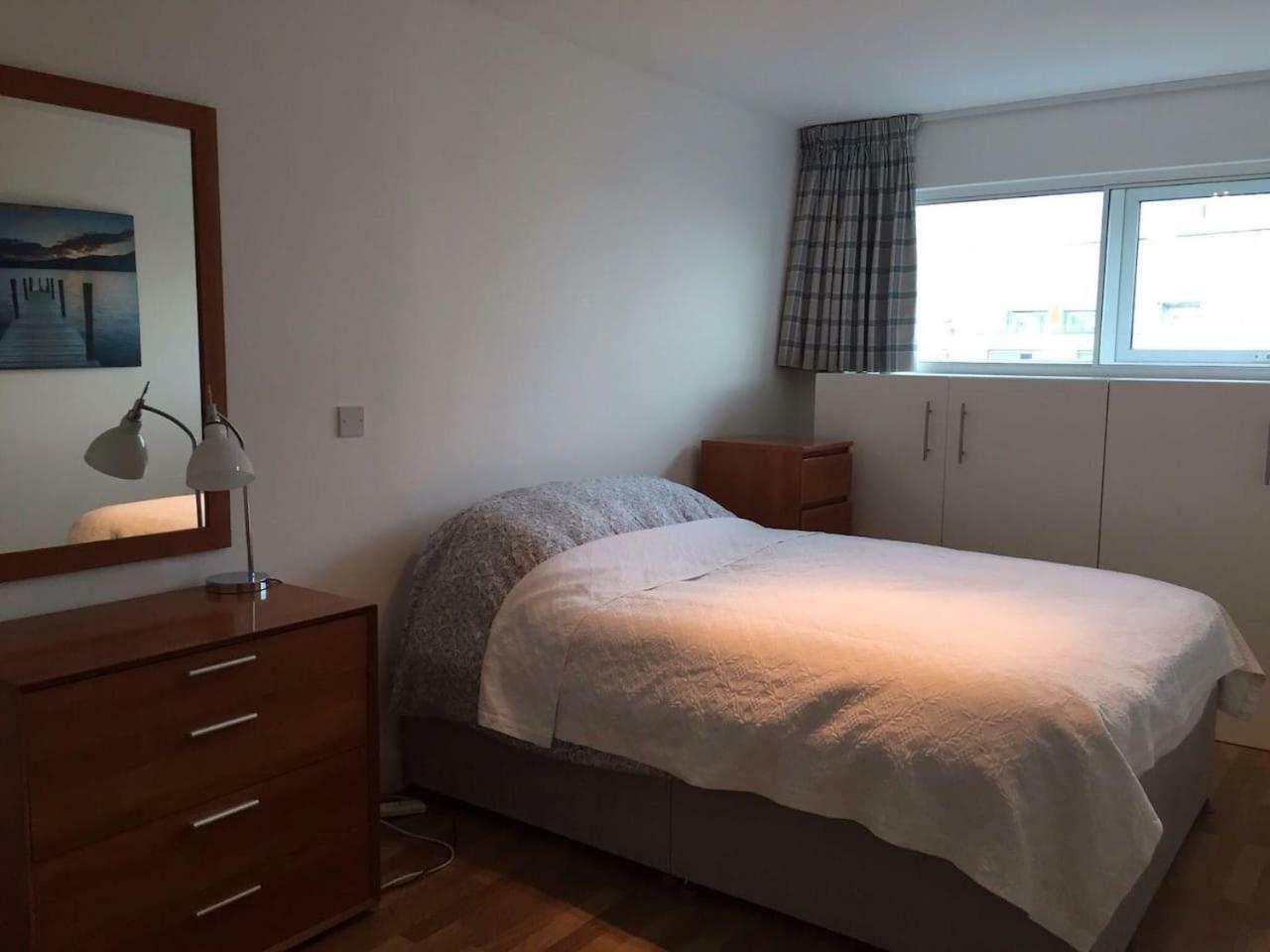1 Bedroom In Chelsea Bridge Wharf Apartamento *