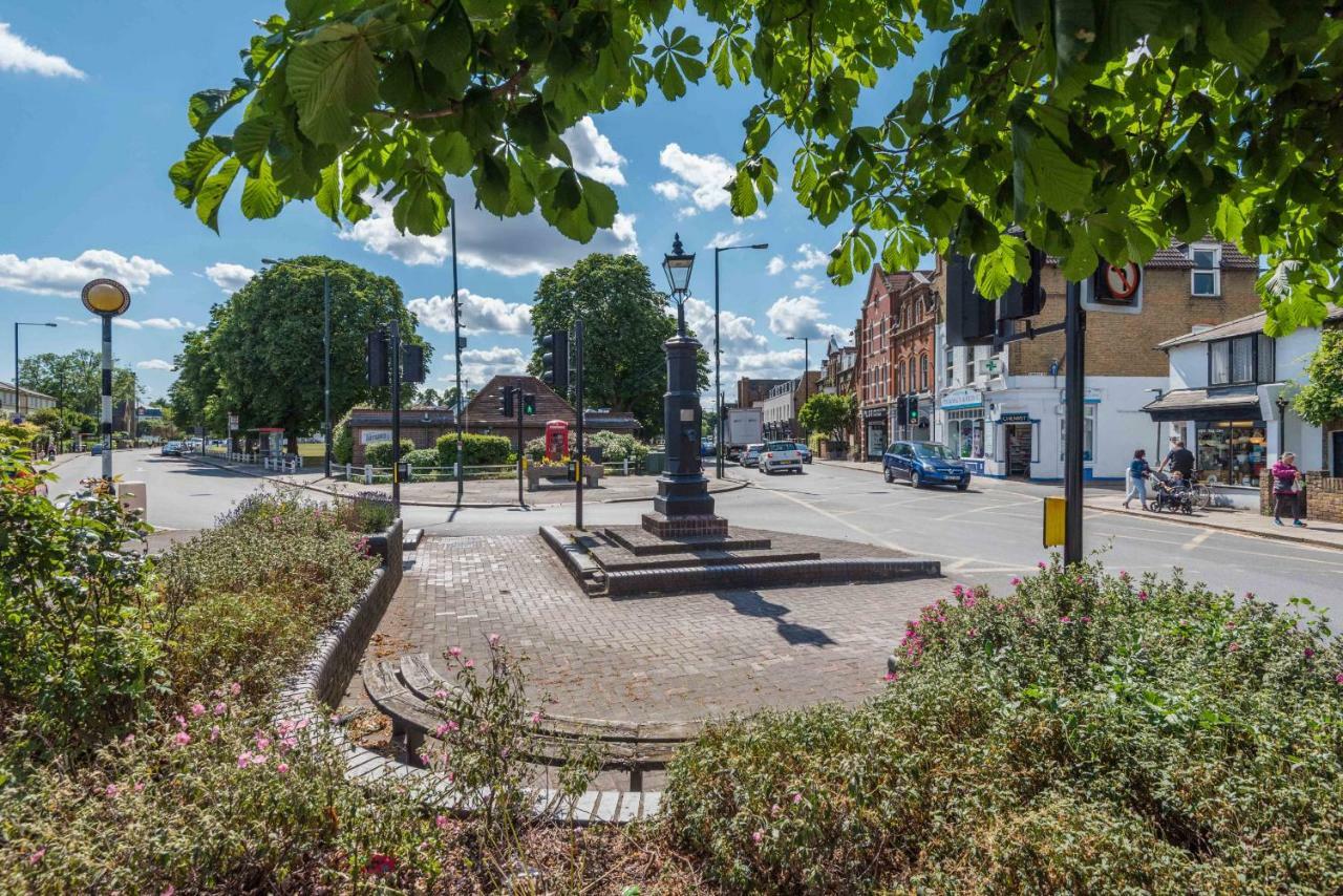 Traditional Richmond By Twickenham By Underthedoormat Apartment *