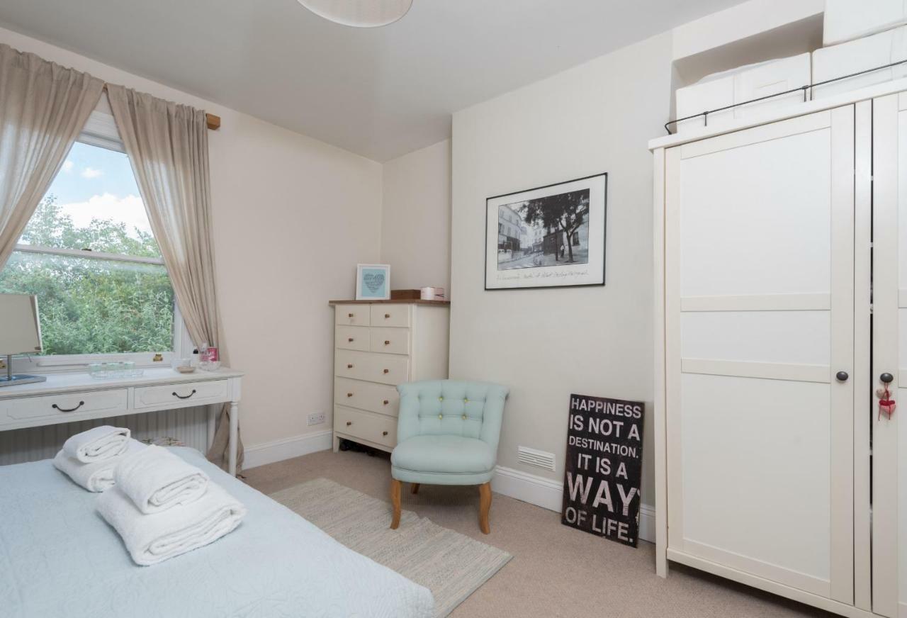 Apartment Traditional Richmond By Twickenham By Underthedoormat