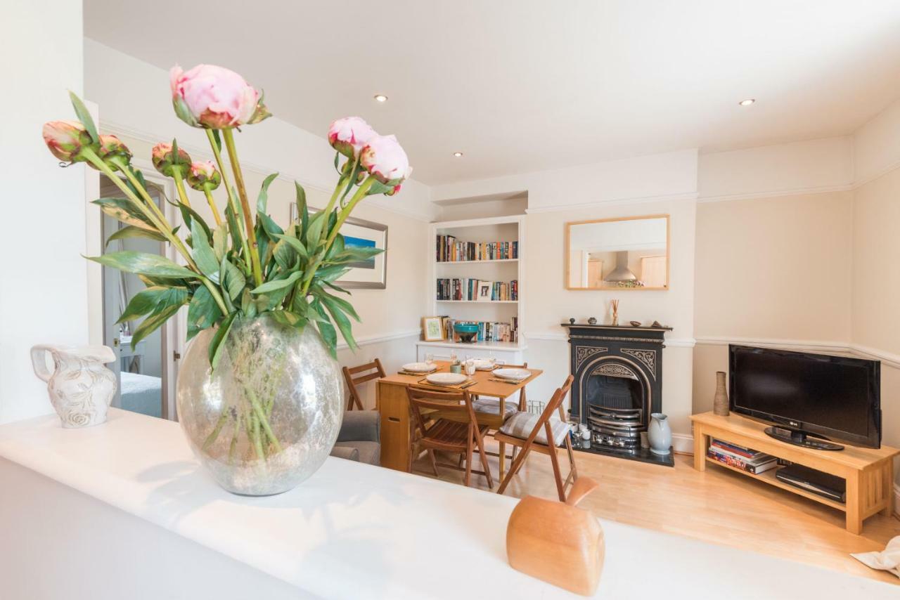 Apartment Traditional Richmond By Twickenham By Underthedoormat *