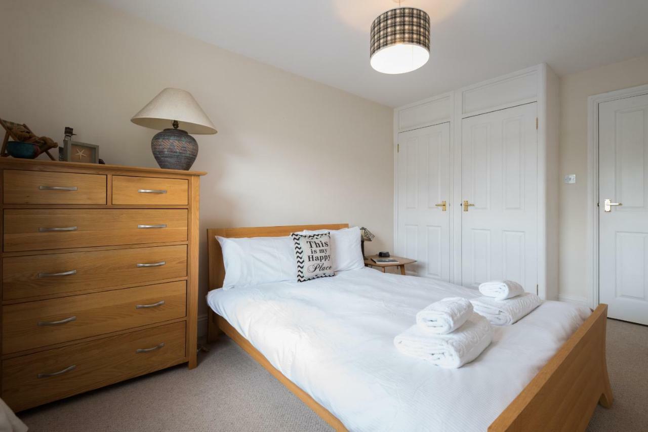 Traditional Richmond By Twickenham By Underthedoormat Apartment *