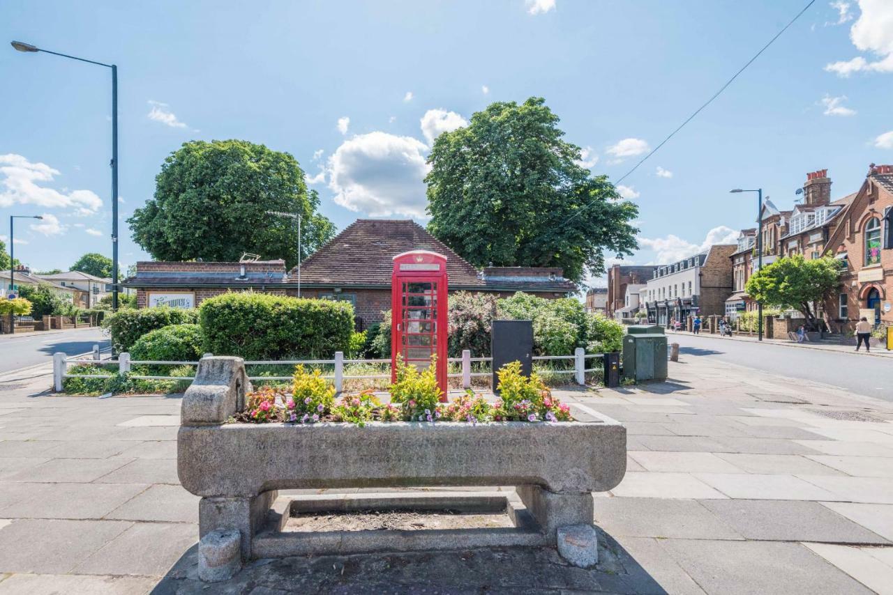 Traditional Richmond By Twickenham By Underthedoormat Apartment *