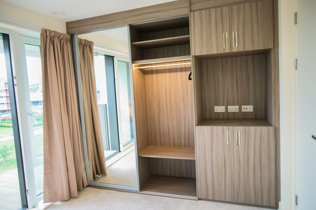 Thames View 2 Bed With Balcony *