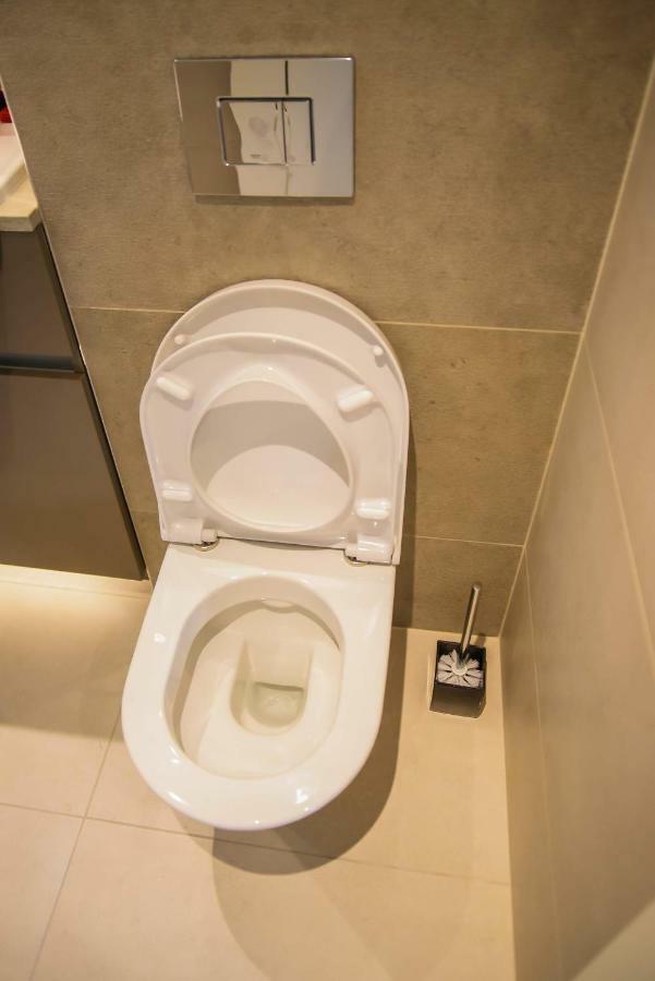 Thames View 2 Bed With Balcony * Londres