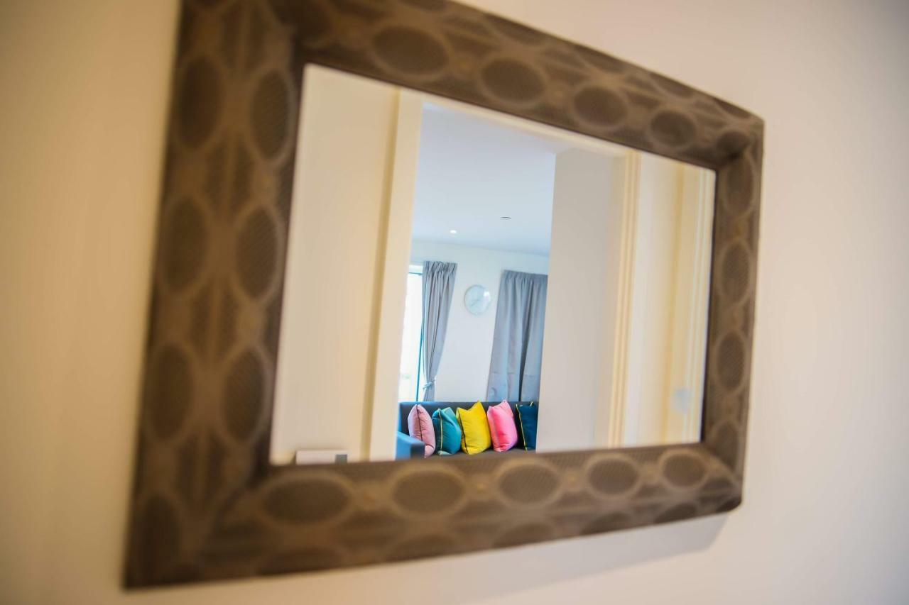 Thames View 2 Bed With Balcony Londres