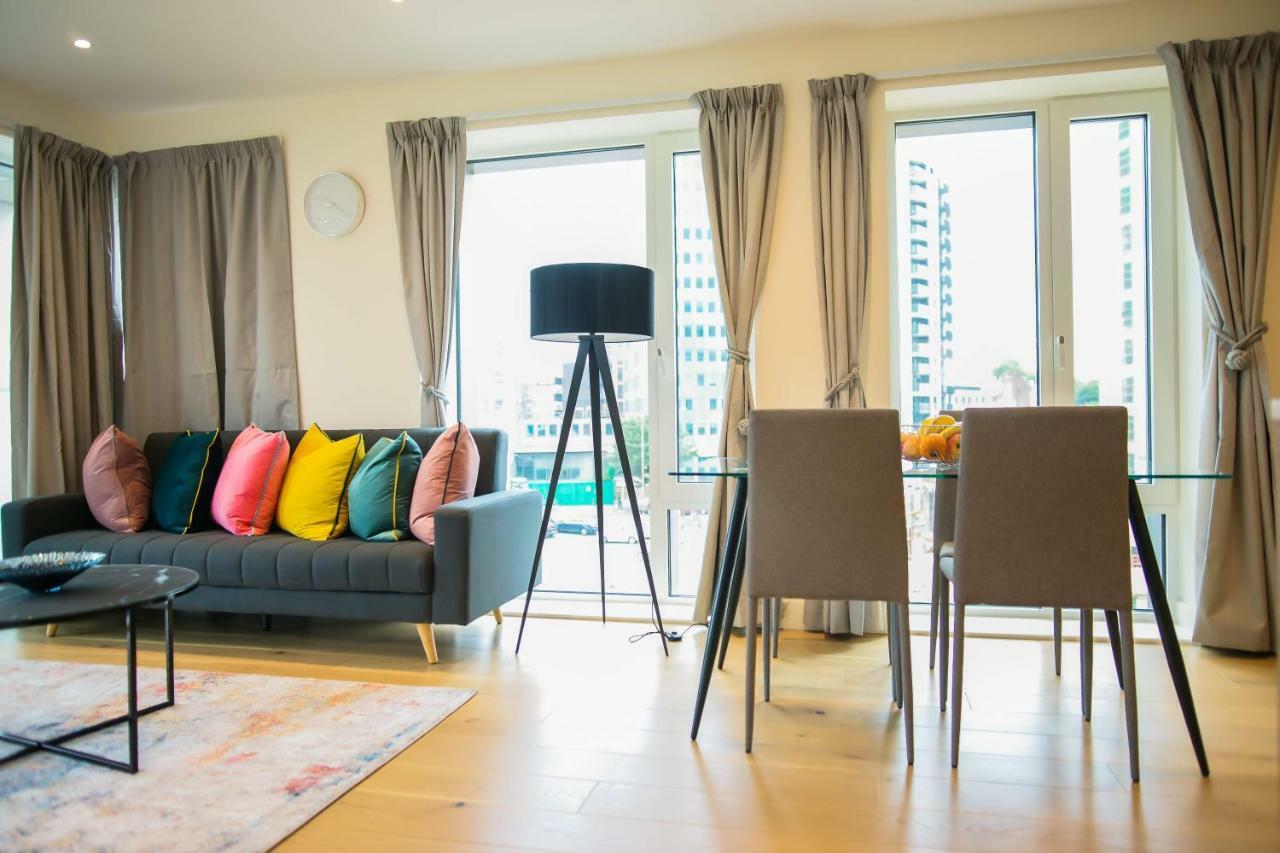 Thames View 2 Bed With Balcony