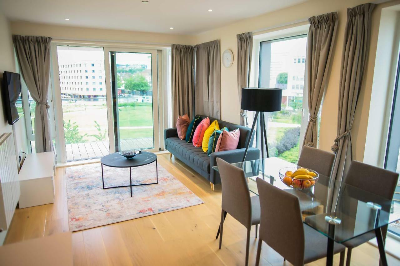 Thames View 2 Bed With Balcony Londres