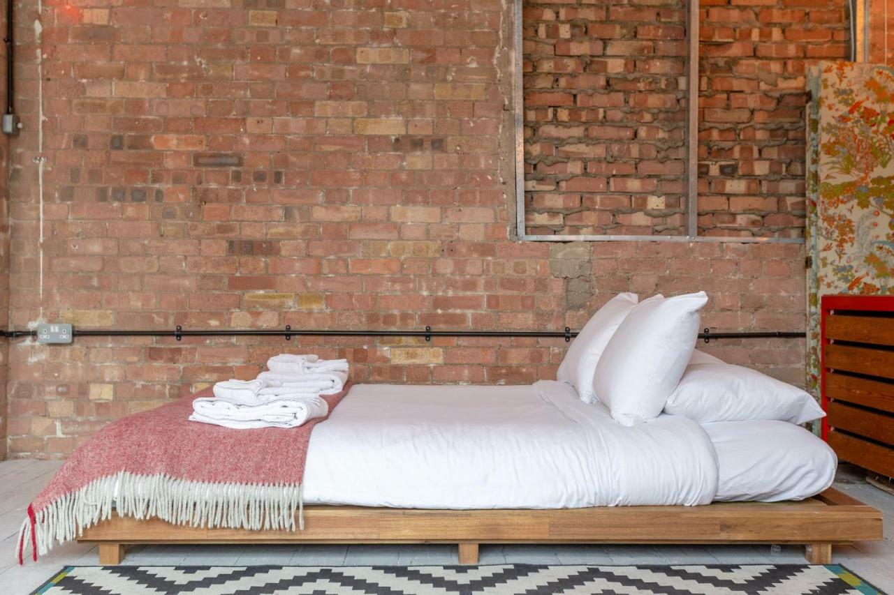 Industrial Open Plan Studio In Hackney