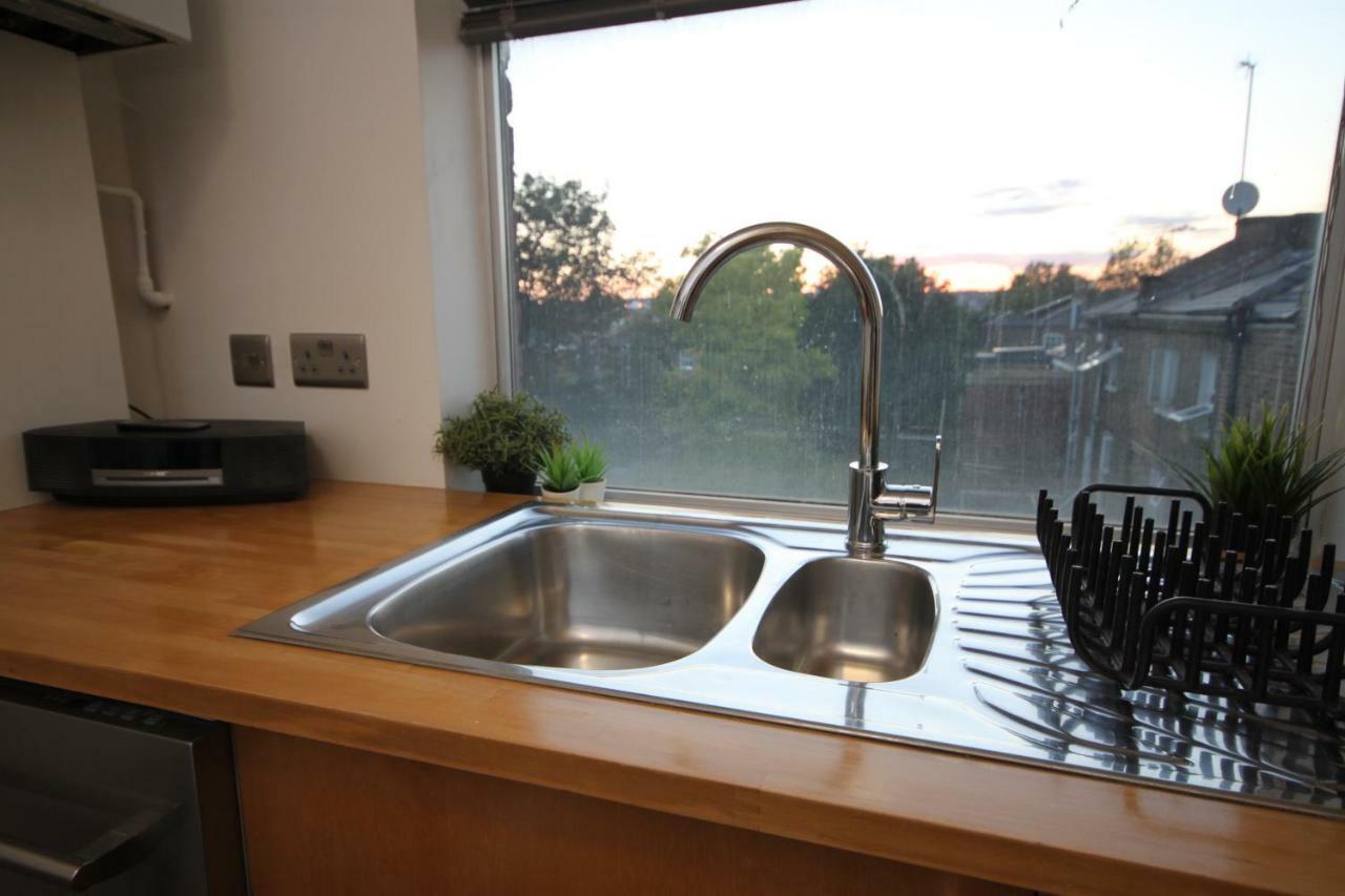 Camden Town Spacious 2 Bedroom - Sleeps 5 Guests! Apartamento Londres