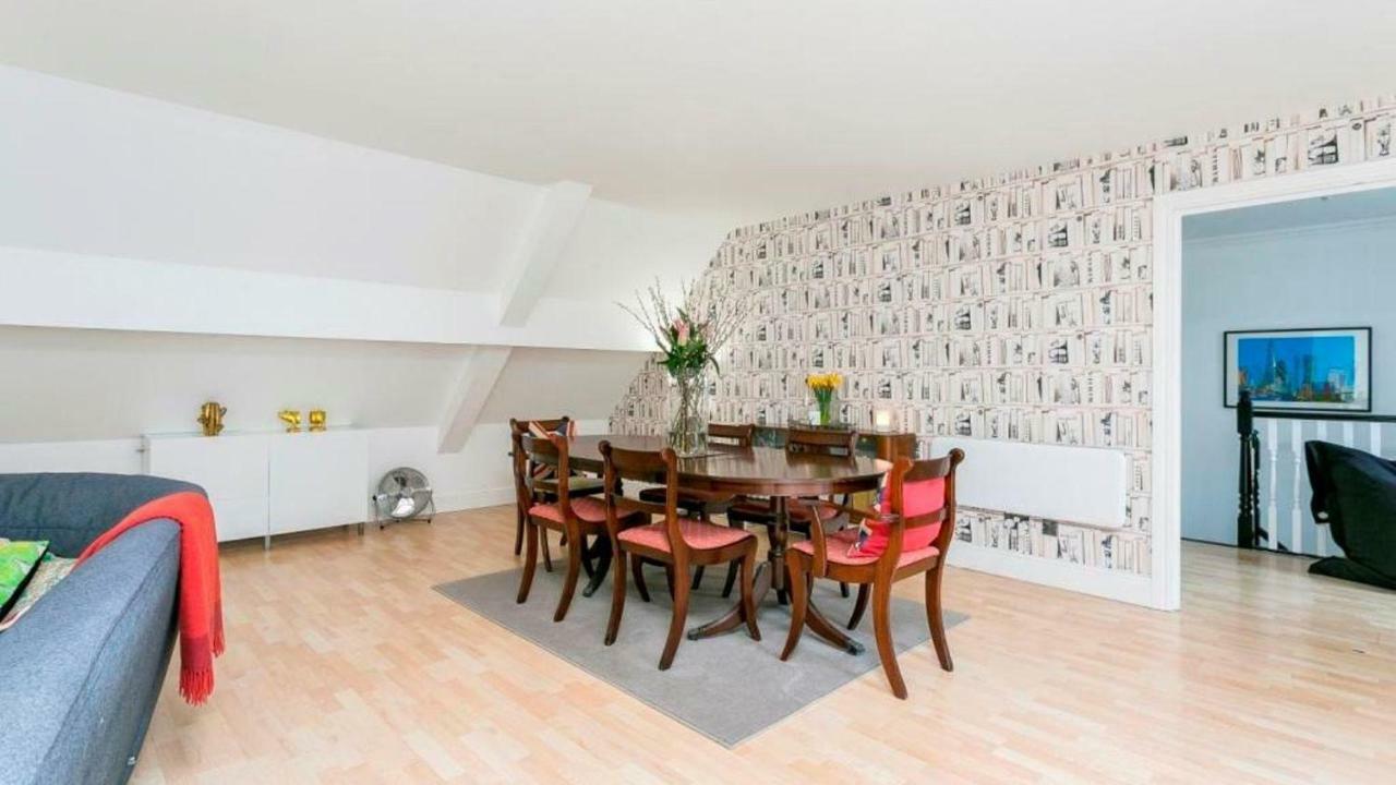 Super Cool 2 Bedroom Split Level Duplex * Londres