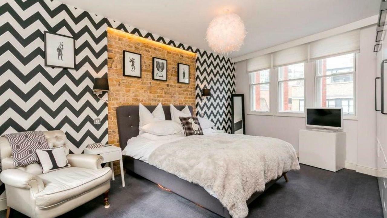 Super Cool 2 Bedroom Split Level Duplex Сasa de vacaciones
