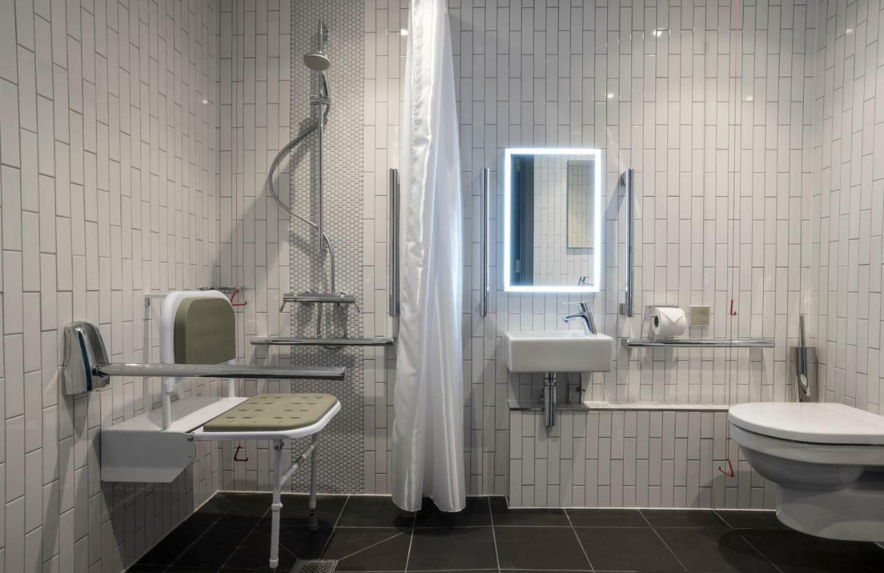 Point A Kensington Olympia 3*
