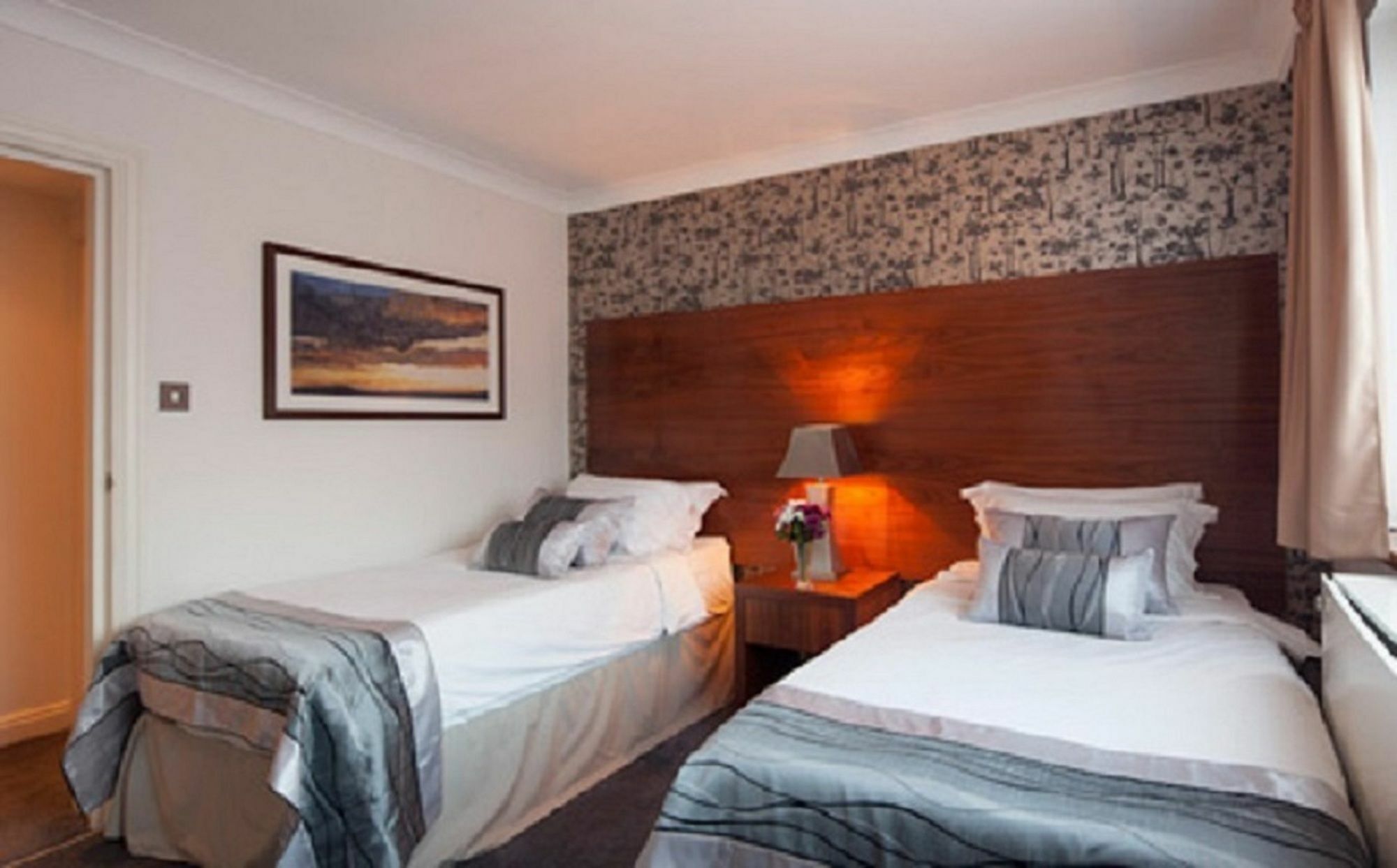 The New Carlton Hotel Londen
