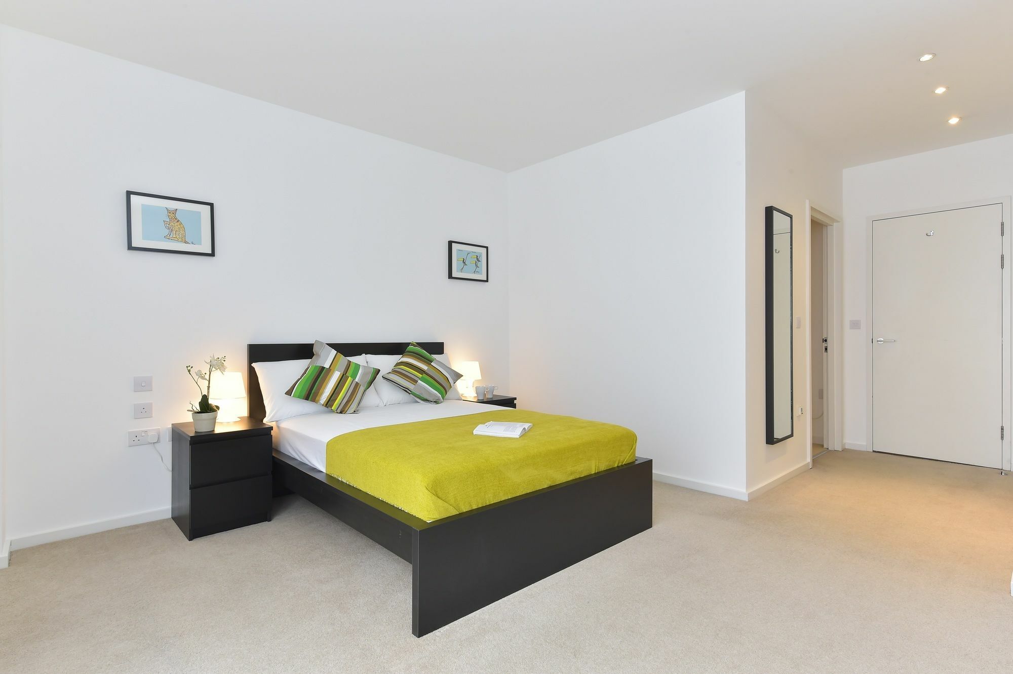 Tower Bridge Superior Apartment