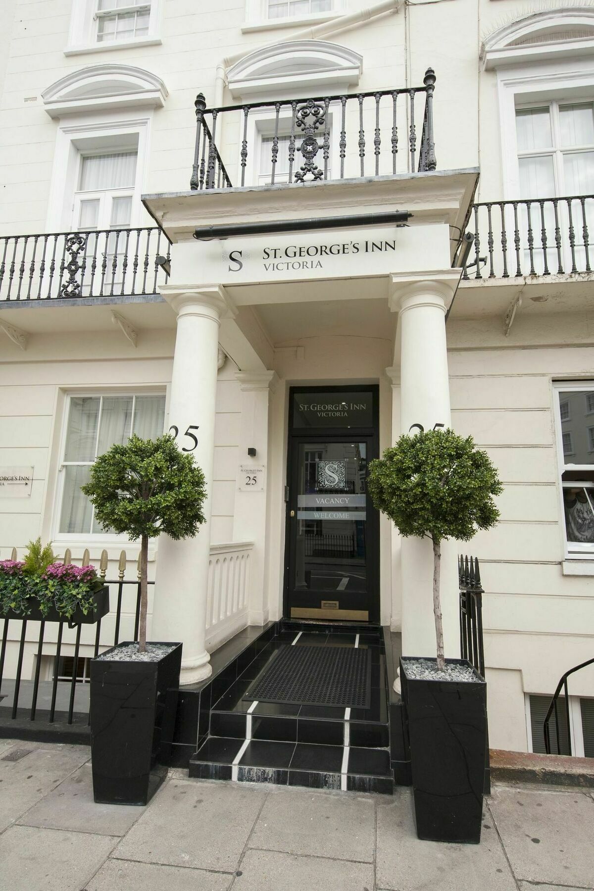 St George's Victoria 3* Londen