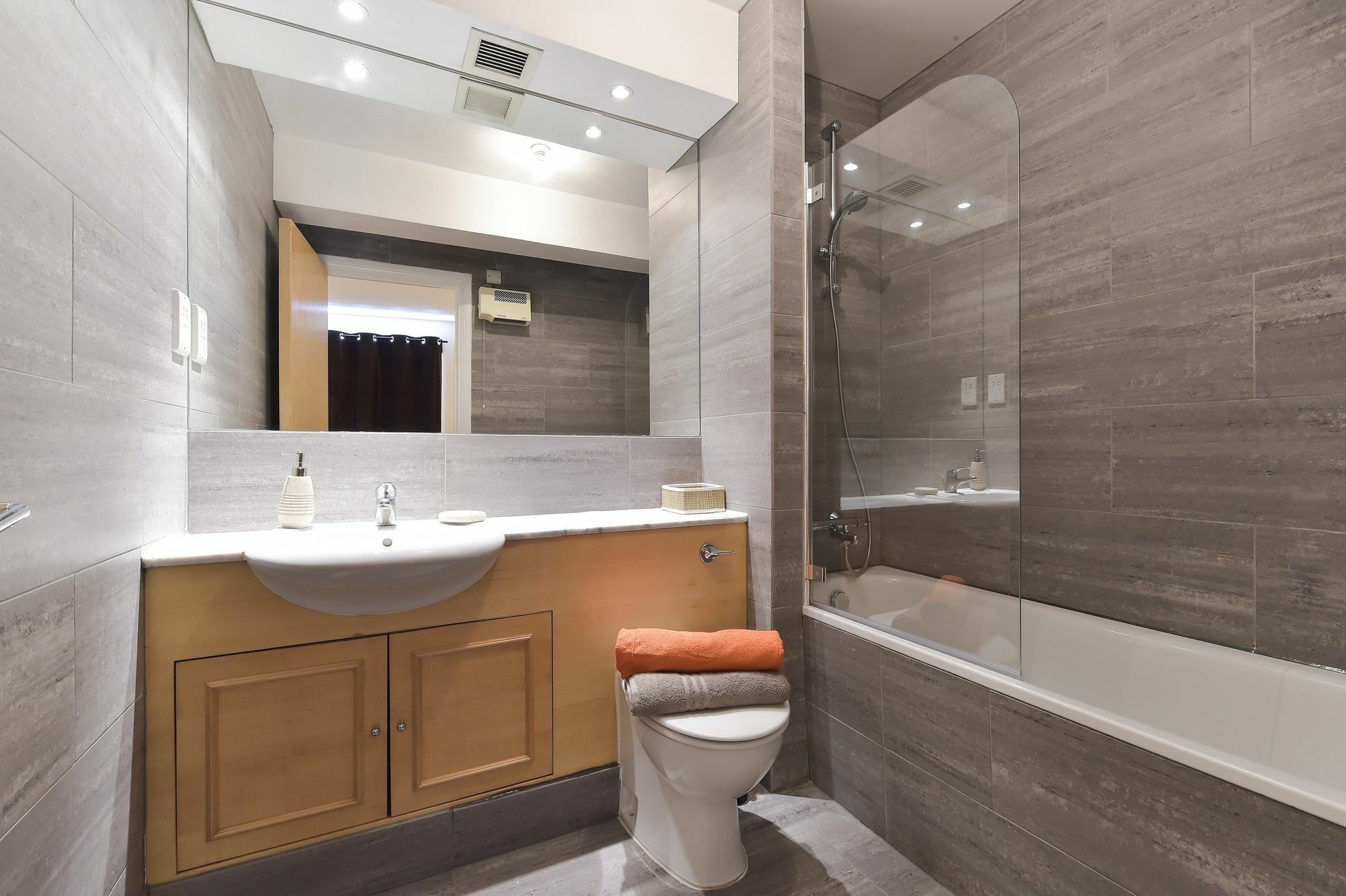 Tower Bridge Superior Apartment London