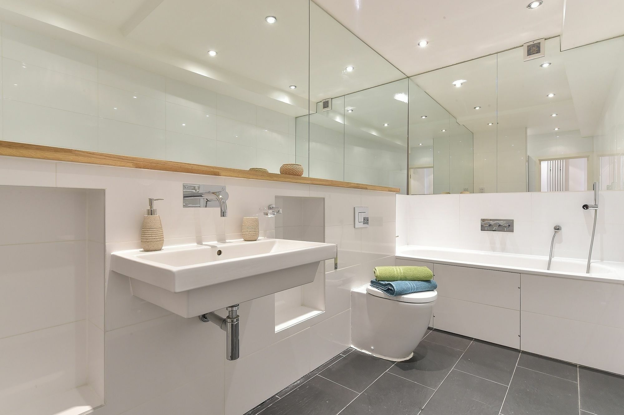 Tower Bridge Superior Apartment London