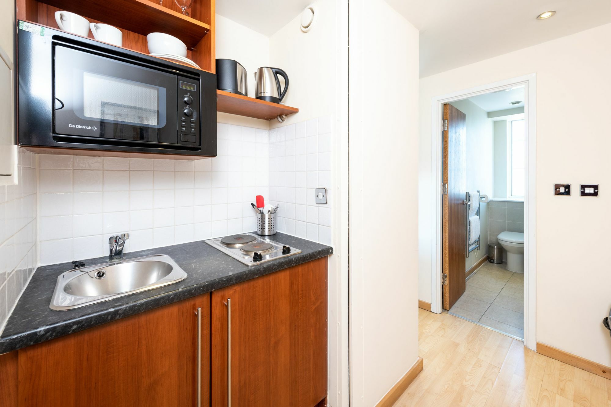 Roland House Apartahotel