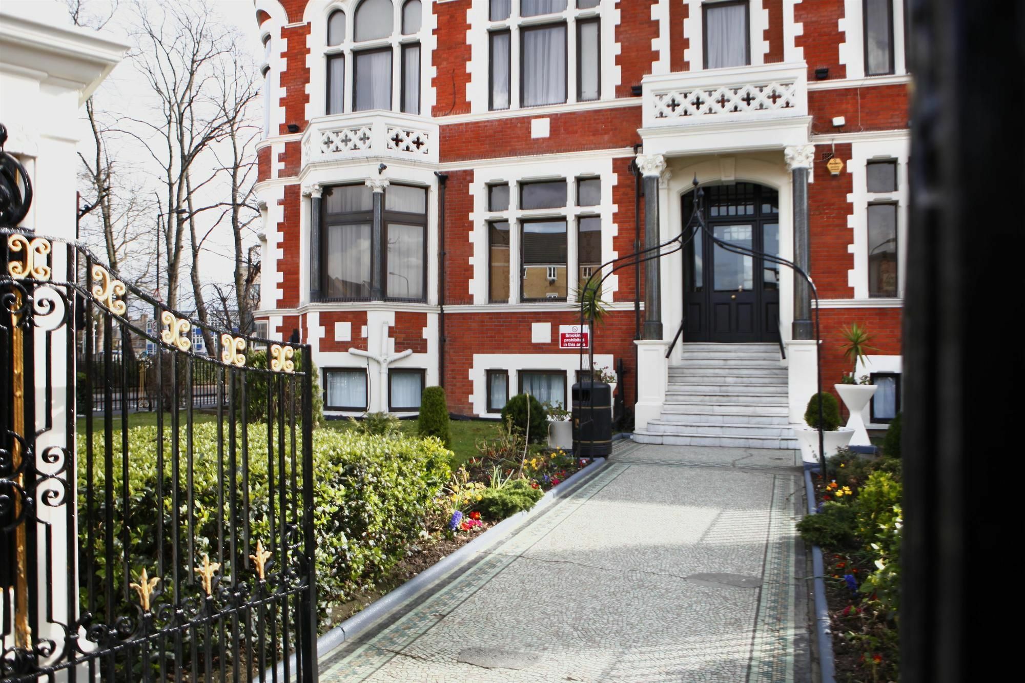 Western Peckham Hotel London