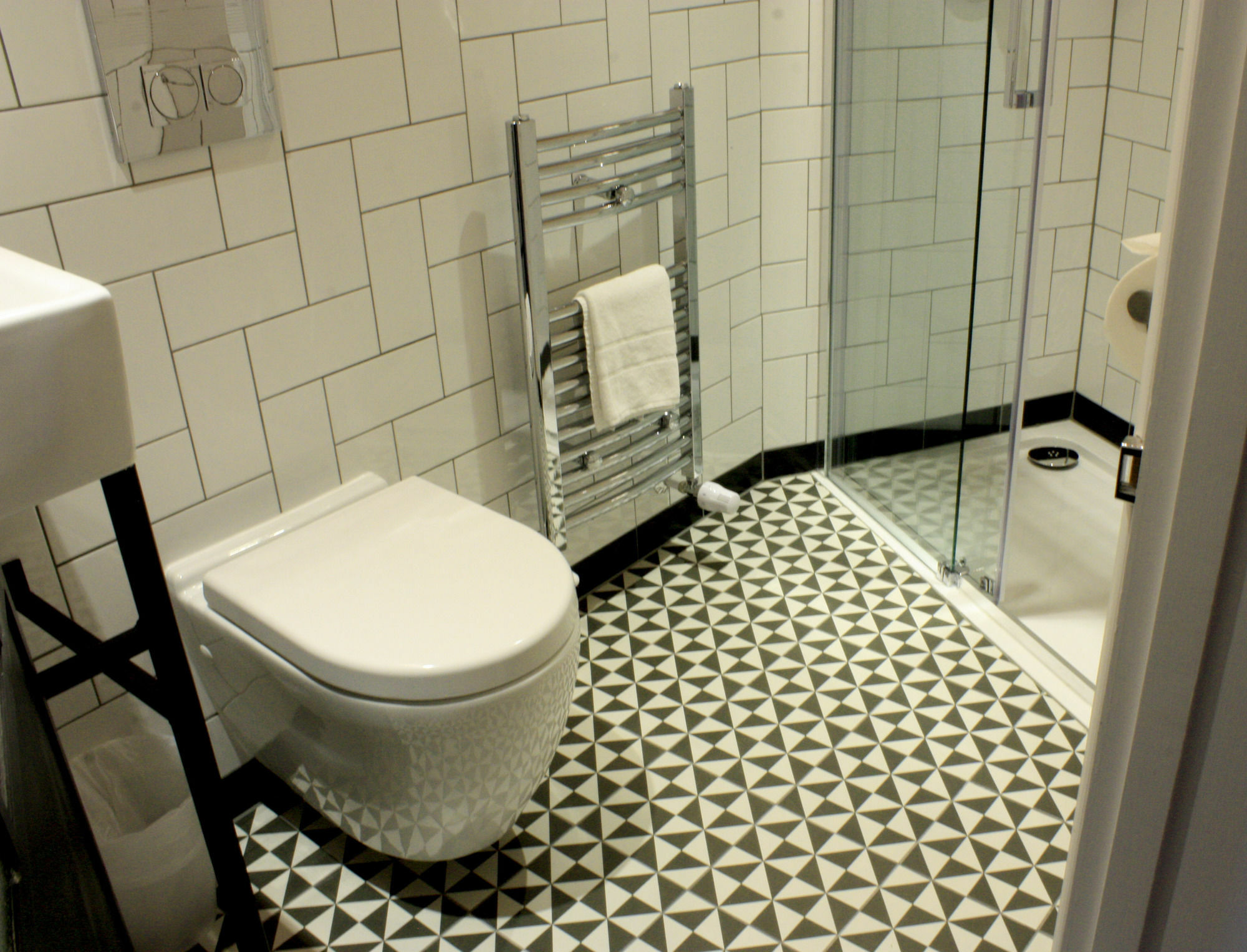 Room2 Hammersmith Hometel 4*