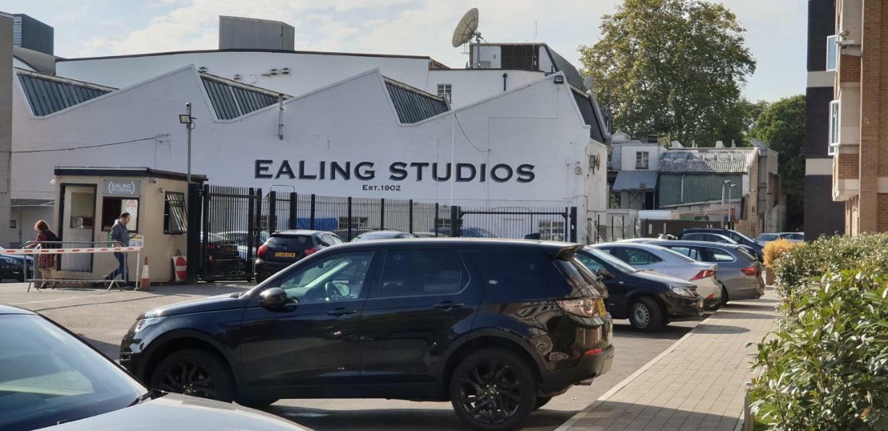 Heart Of Ealing With Garden Apartment London