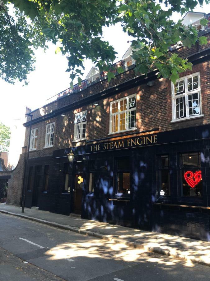 Hostal Publove @ The Steam Engine,waterloo