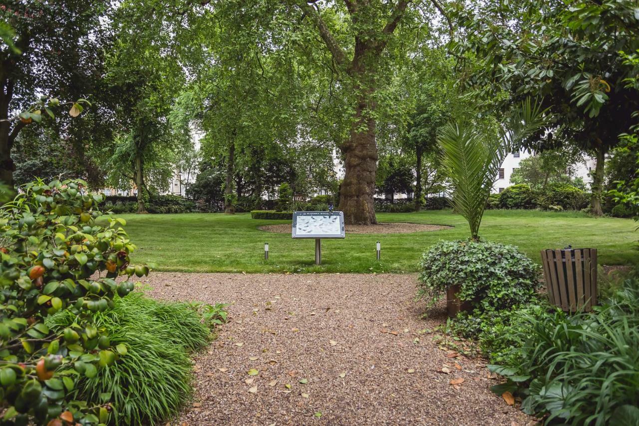 Hyde Park *