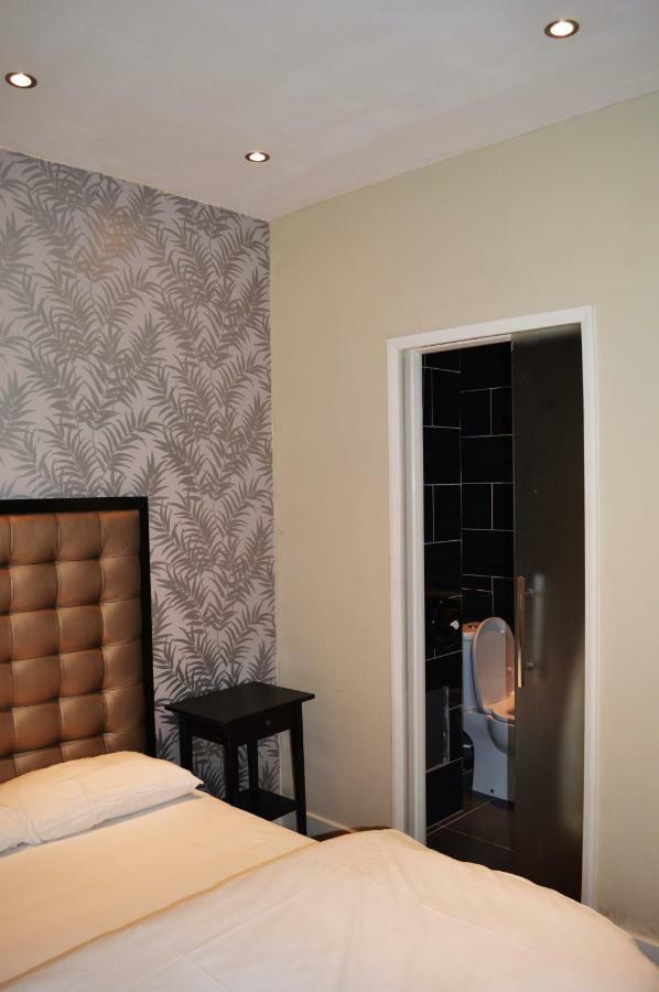 Barkston Earls Court Hostel London