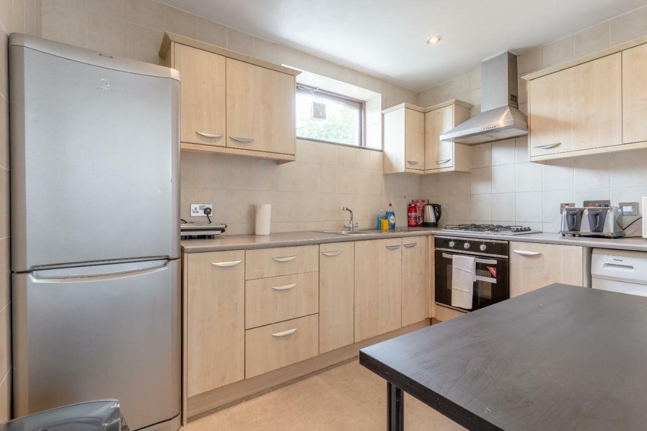 Hébergement de vacances 4 Bedroom Mews House In Kensal Rise
