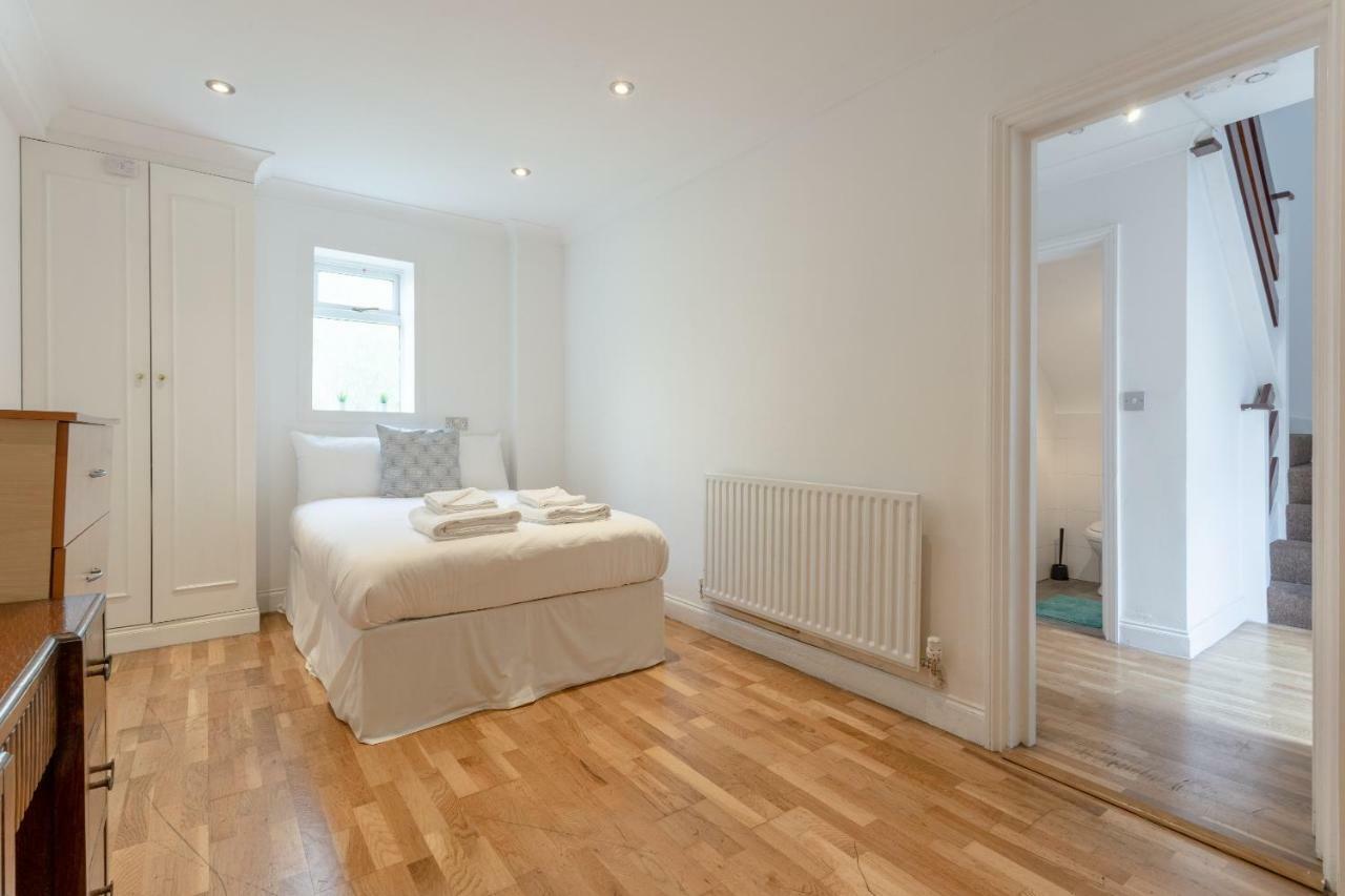 4 Bedroom Mews House In Kensal Rise Hébergement de vacances Londres
