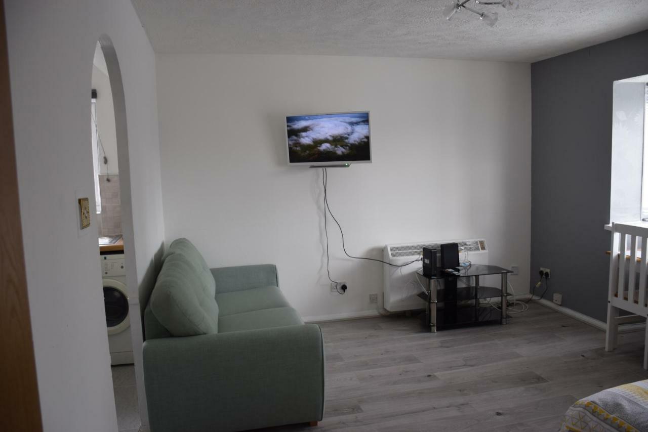 1 Bedroom Ponders End * Londres