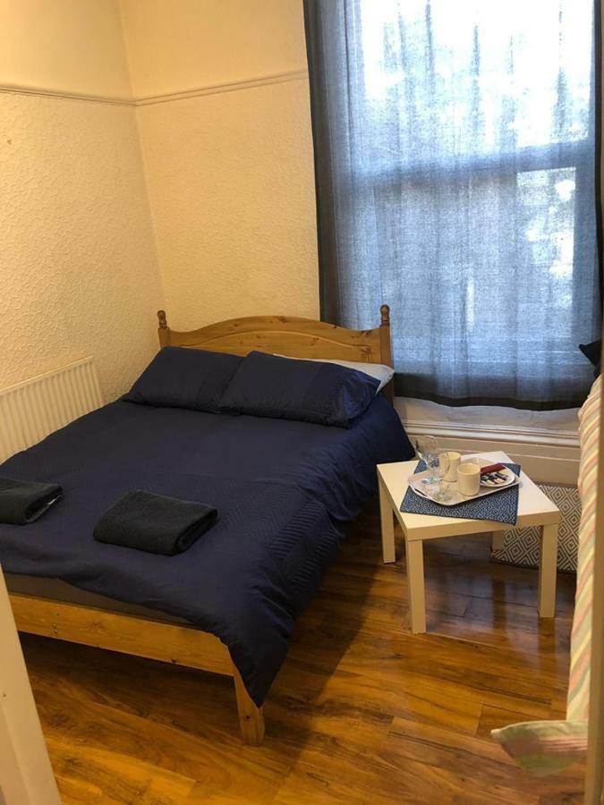 Ealing Broadway Guest House 3*