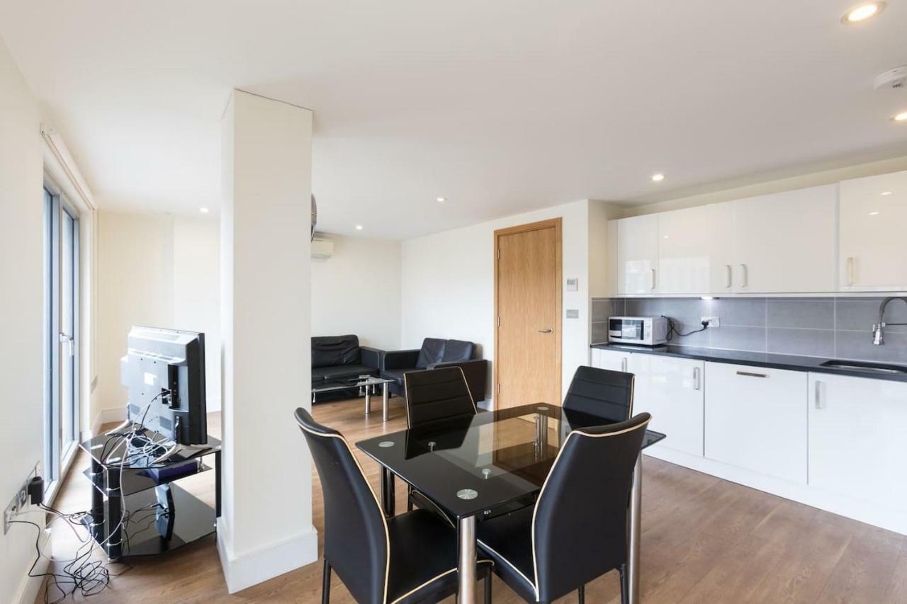 Modern 2 Bed 2 Bath Hyde Park Apartamento *