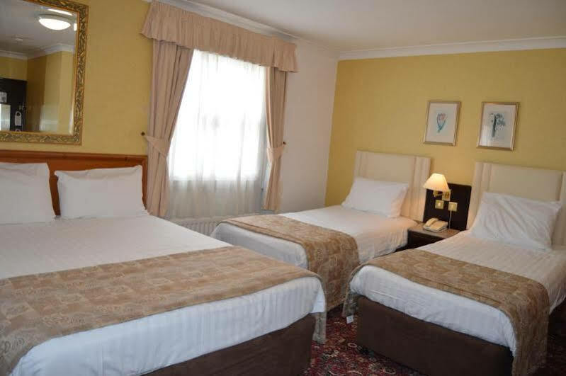 Holiday Villa Hotel