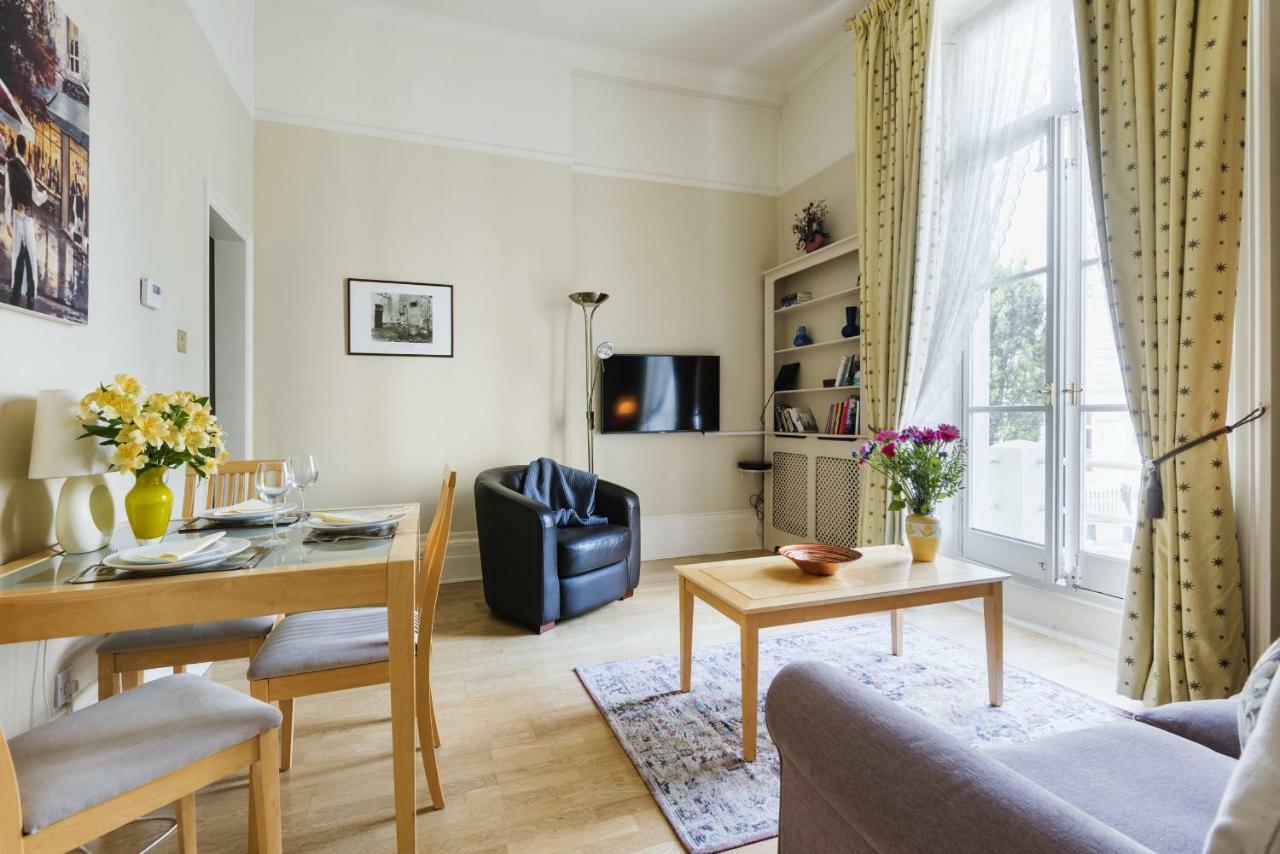 Charming Victoria Close To Buckingham Palace By Underthedoormat Appartement Londen
