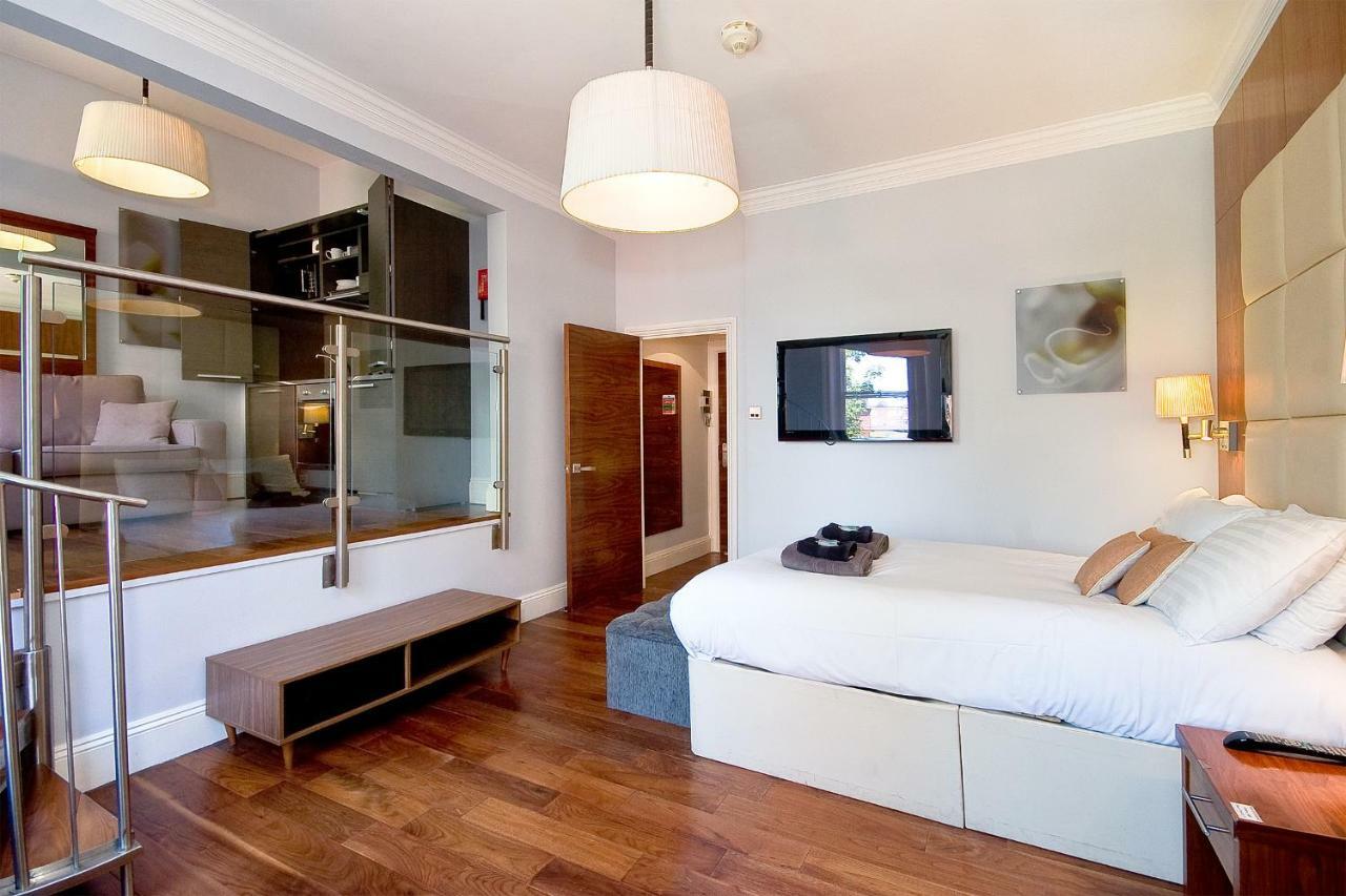 Sloane Square Apartment