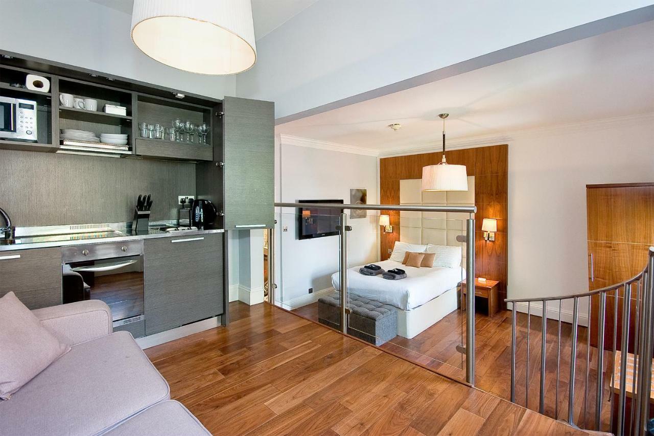 Sloane Square Apartment *
