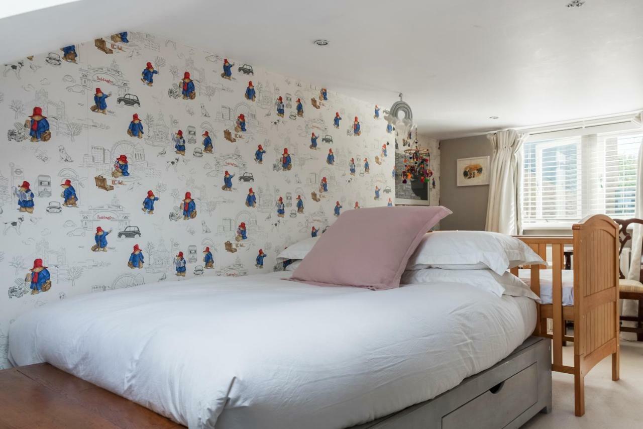 Veeve - Beautiful Interiors On A Battersea Crescent Hébergement de vacances *