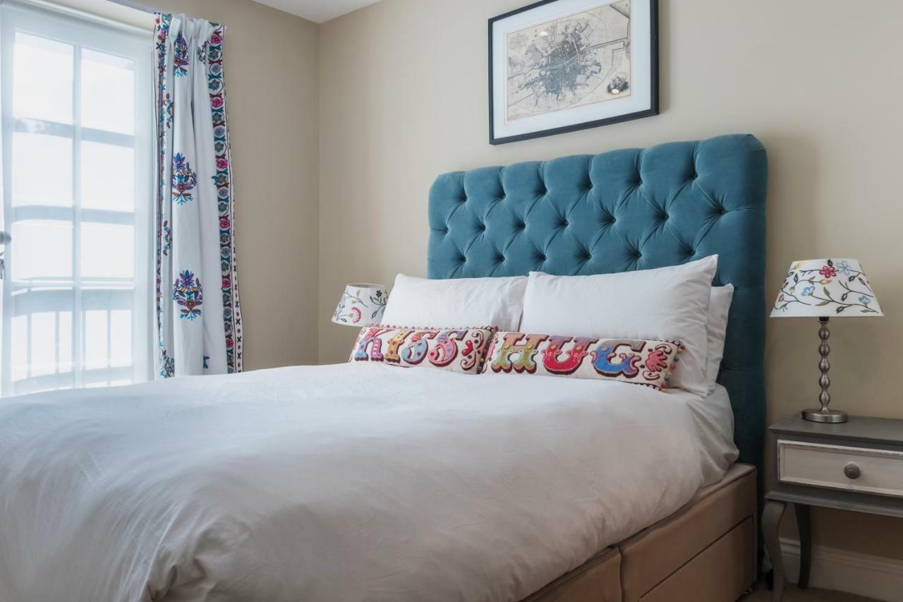 Veeve - Beautiful Interiors On A Battersea Crescent Londres