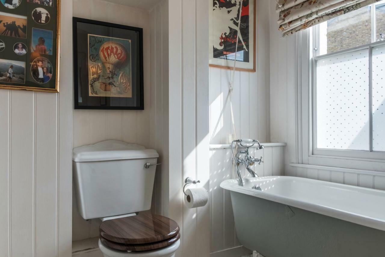 Veeve - Beautiful Interiors On A Battersea Crescent Hébergement de vacances Londres