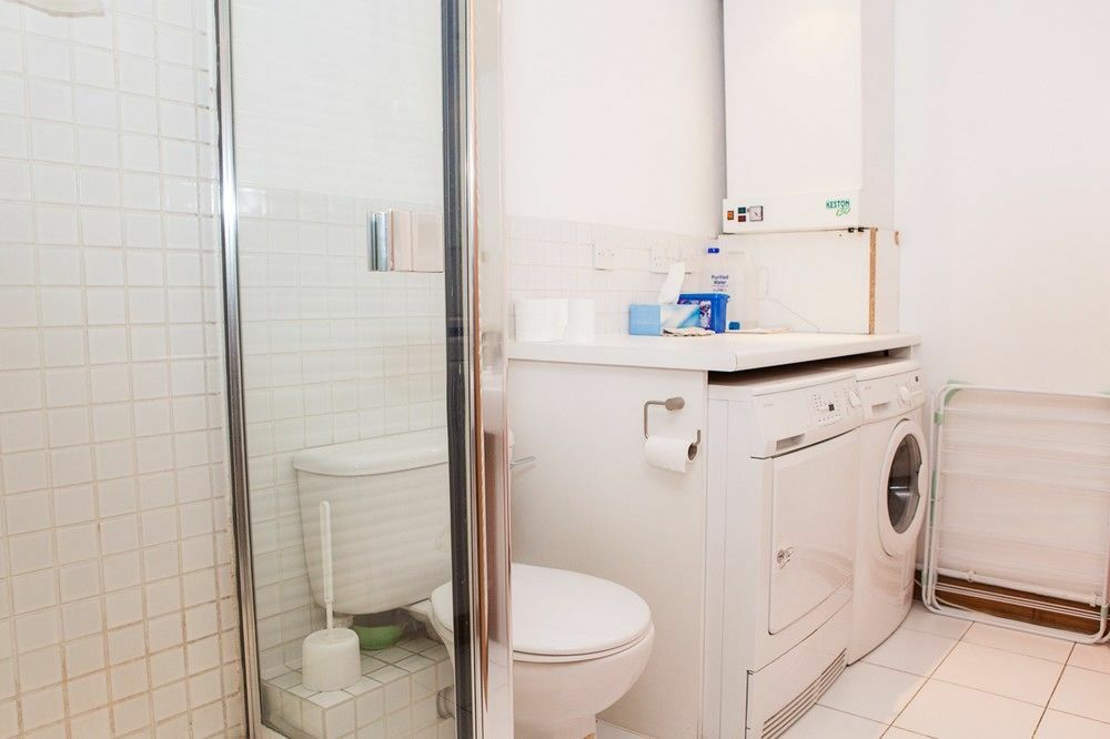 4 Bedroom Flat Near Eye