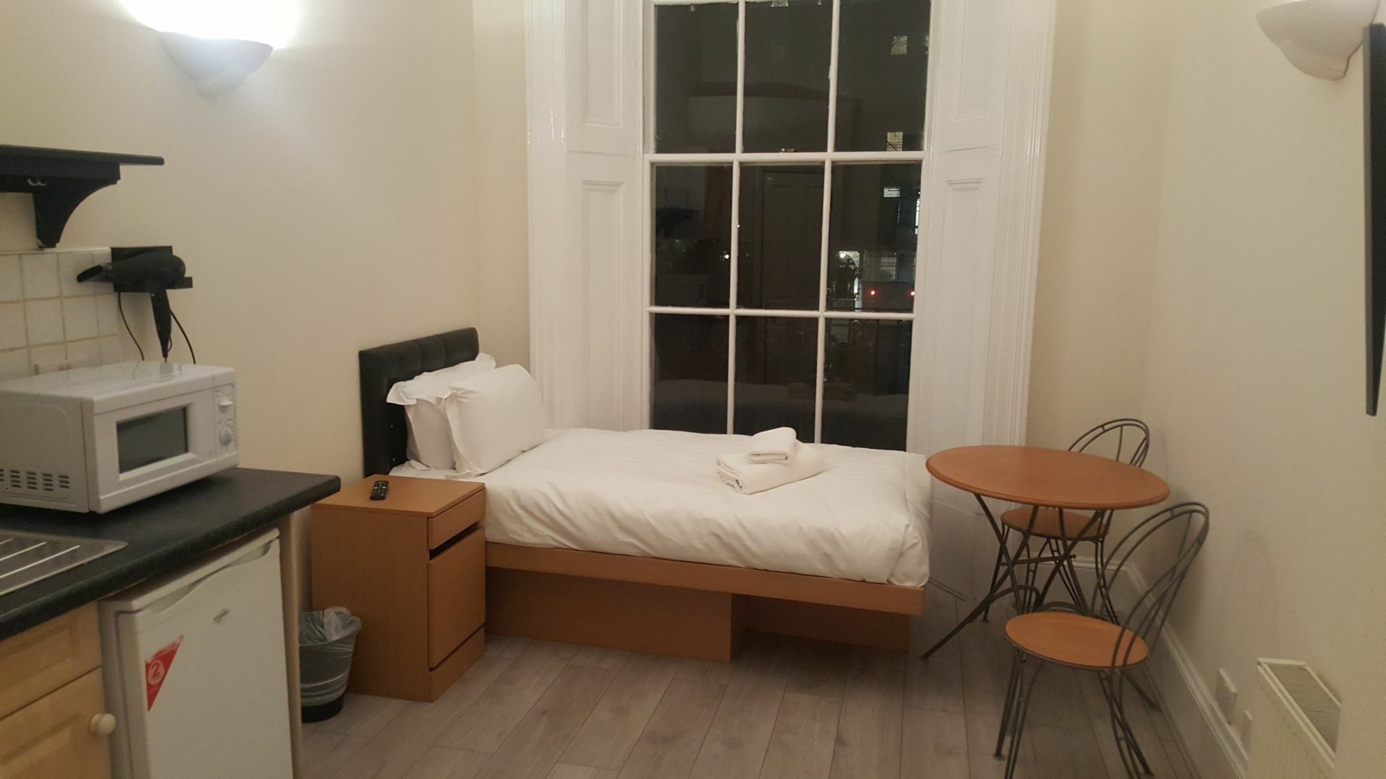 Apart-hotel 1 Craven Hill Gardens